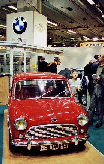 La mini sur le stand BMW