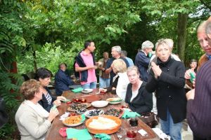 Apritif  Sare dans le pays Basque - Photo Jocelyne Beoustes et Francis Bouyssou