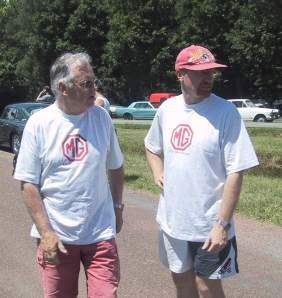 On les reconnat au T-shirt officiel du MGCF
