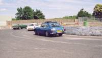 dimanche 23 juin 2002: dans le virage des 2 ponts, admirez l'attitude des voitures, il ne manque que le crissement des pneus - Photo Philippe Cloarec